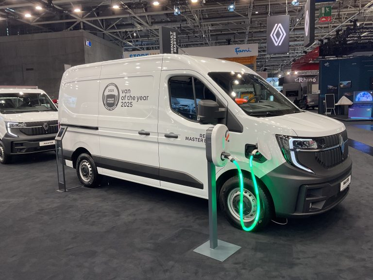 New Renault Master conquers 33rd International Van of the Year Award 2025